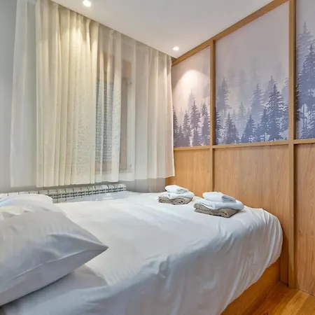 Snowy Woods Apartment *