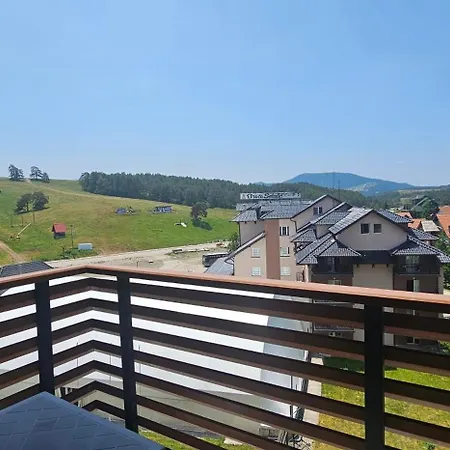 Snowy Woods 公寓 兹拉蒂博尔