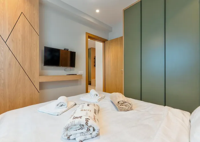 Snowy Woods Апартаменты *