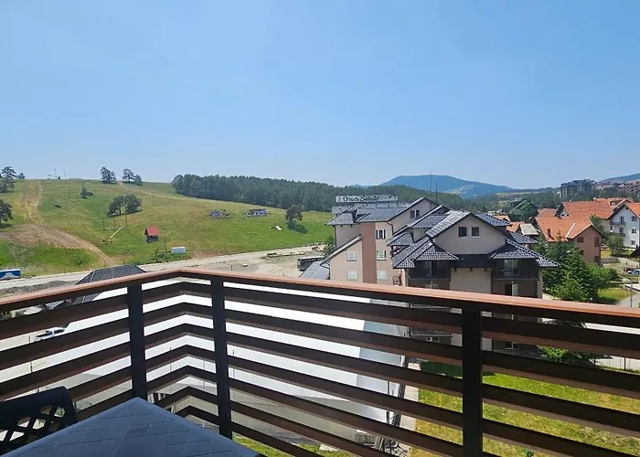 Snowy Woods Апартаменты Златибор